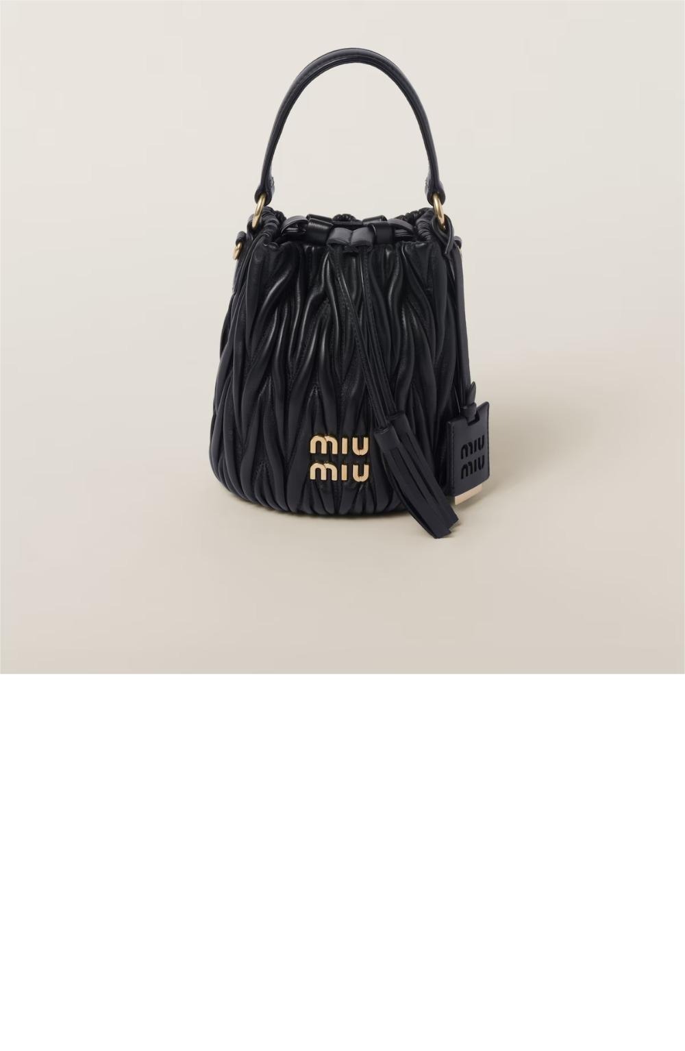 미우미우 마테라쎄 나파 가죽 버킷백 5BE085