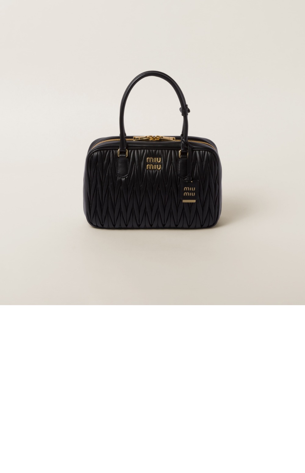 미우미우 아르카디 마테라쎄 나파 가죽백 5BB133