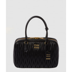 미우미우 아르카디 마테라쎄 나파 가죽백 5BB133