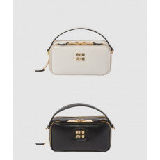 미우미우 가죽 숄더백 5BH229