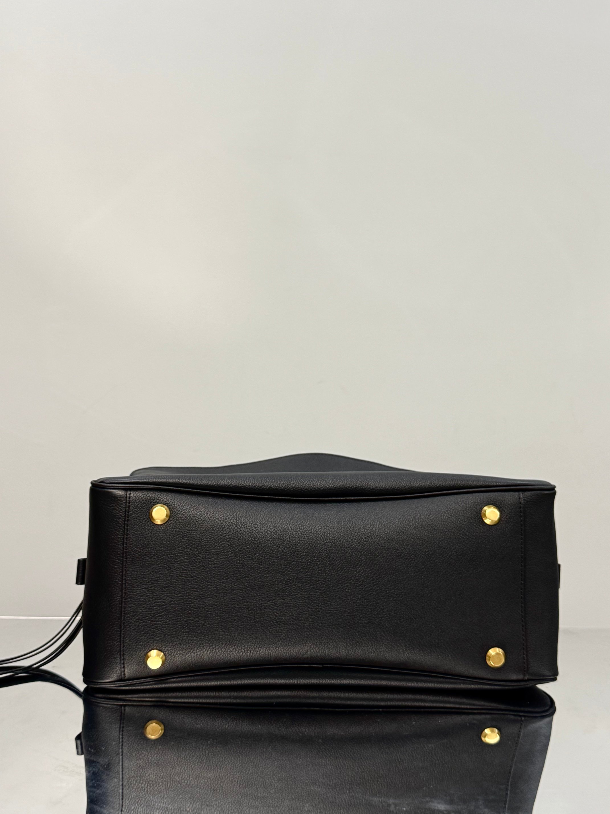 발렌시아가 캐리  볼링백 블랙