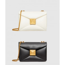 발렌티노 One Stud 체인 쉽스킨백