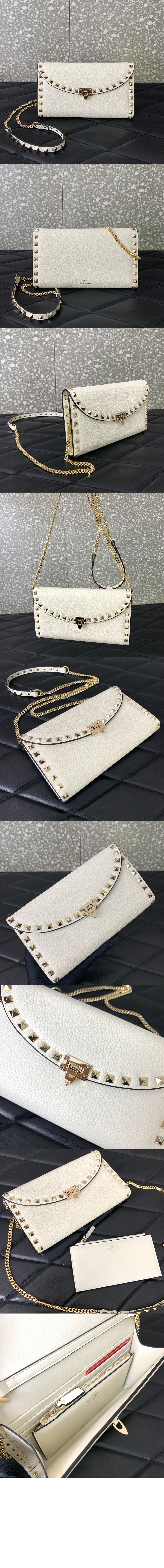 발렌티노 락스터드 그레인 송아지 가죽 체인 지갑