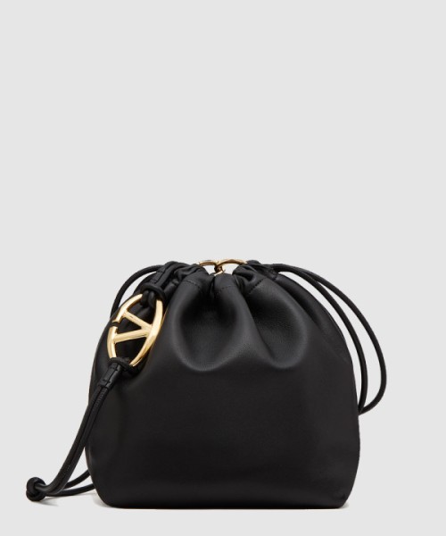 발렌티노 VLOGO POUF 쉽스킨 퍼프백