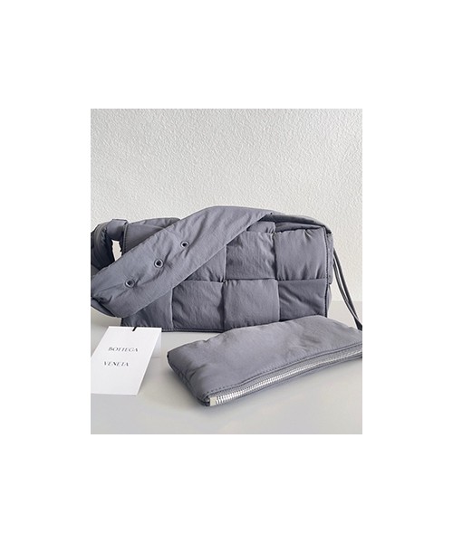 보테가베네타 필로우 카세트 크로스 30