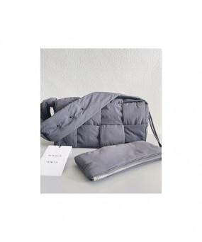 보테가베네타 필로우 카세트 크로스 30