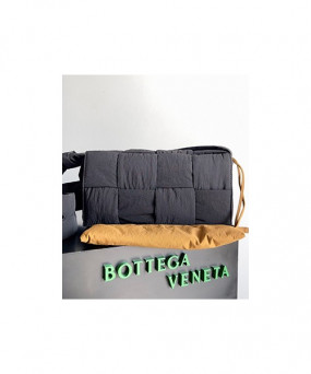 보테가베네타 필로우 카세트 크로스 30