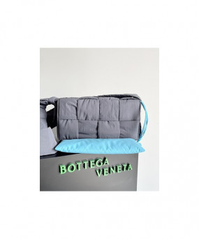 보테가베네타 필로우 카세트 크로스 30