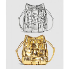 보테가베네타 스몰 카세트 크로스바디 버킷백 717187