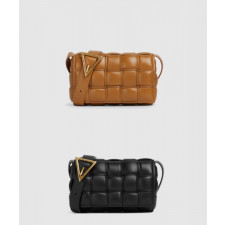 보테가베네타 스몰 패디드 카세트 717506