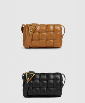 보테가베네타 스몰 패디드 카세트 717506