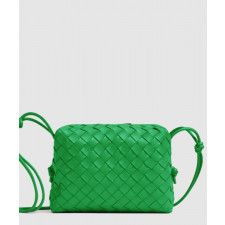 보테가베네타 스몰 루프 카메라백 680255