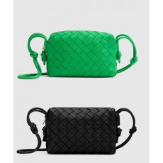 보테가베네타 미니 루프 카메라백 680254