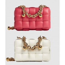 보테가베네타 체인 카세트백 680070