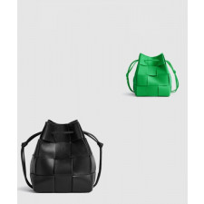 보테가베네타 스몰 카세트 크로스바디 버킷백 680218