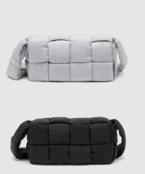 보테가베네타 패디드 테크 카세트백 628951