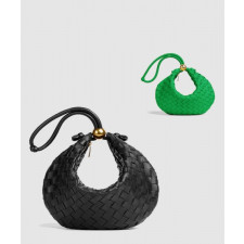 보테가베네타 미디엄 턴 파우치 701024