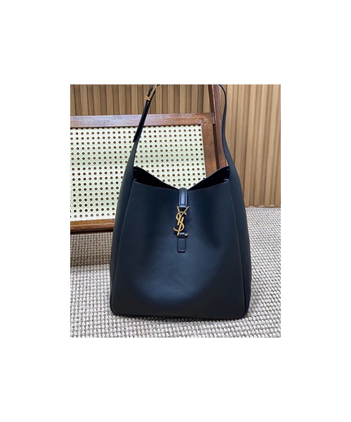 생로랑 LE5A7 호보백