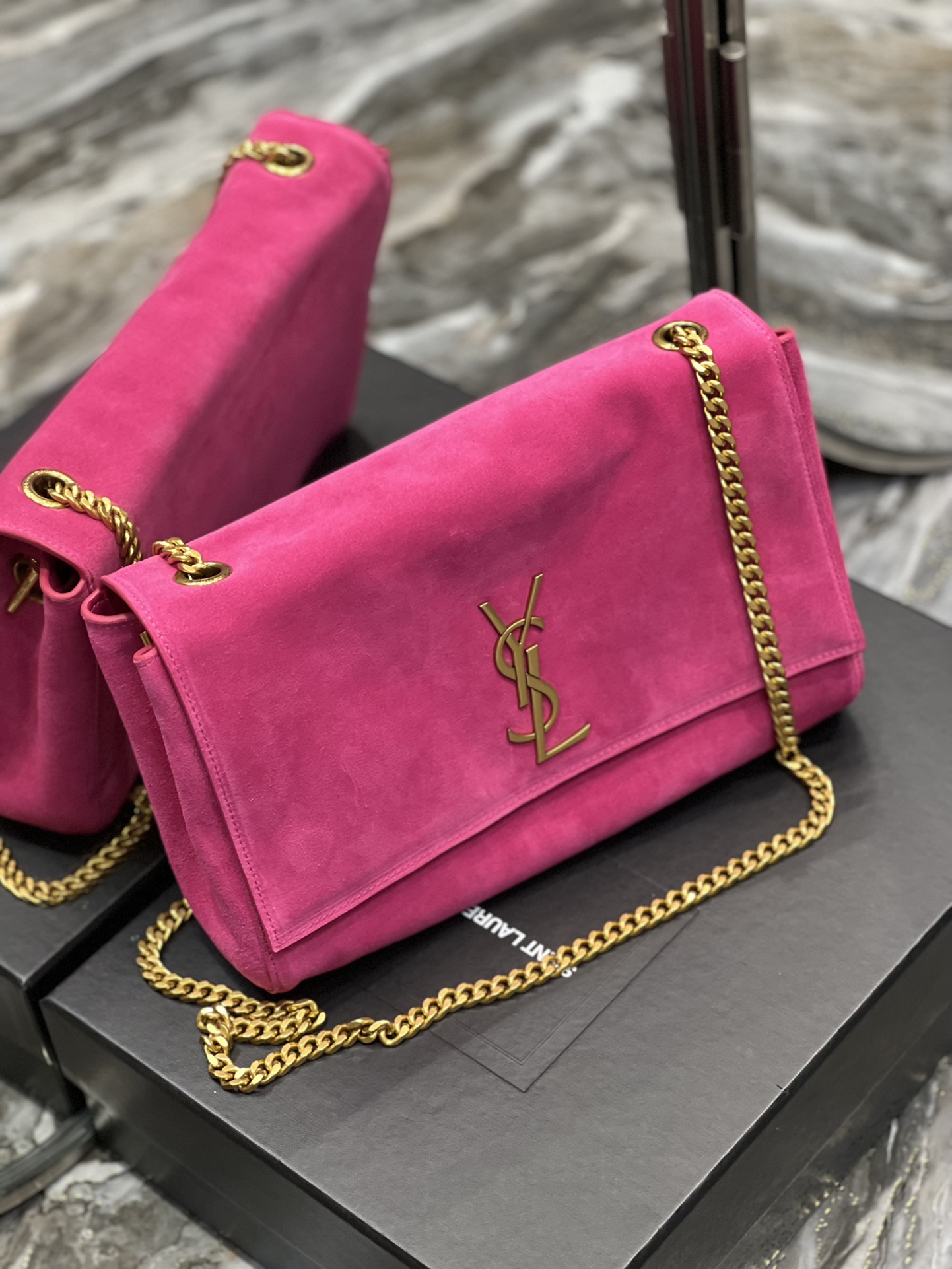 생로랑 미디움 스웨이드 리버서블 양면 케이트 백 핑크