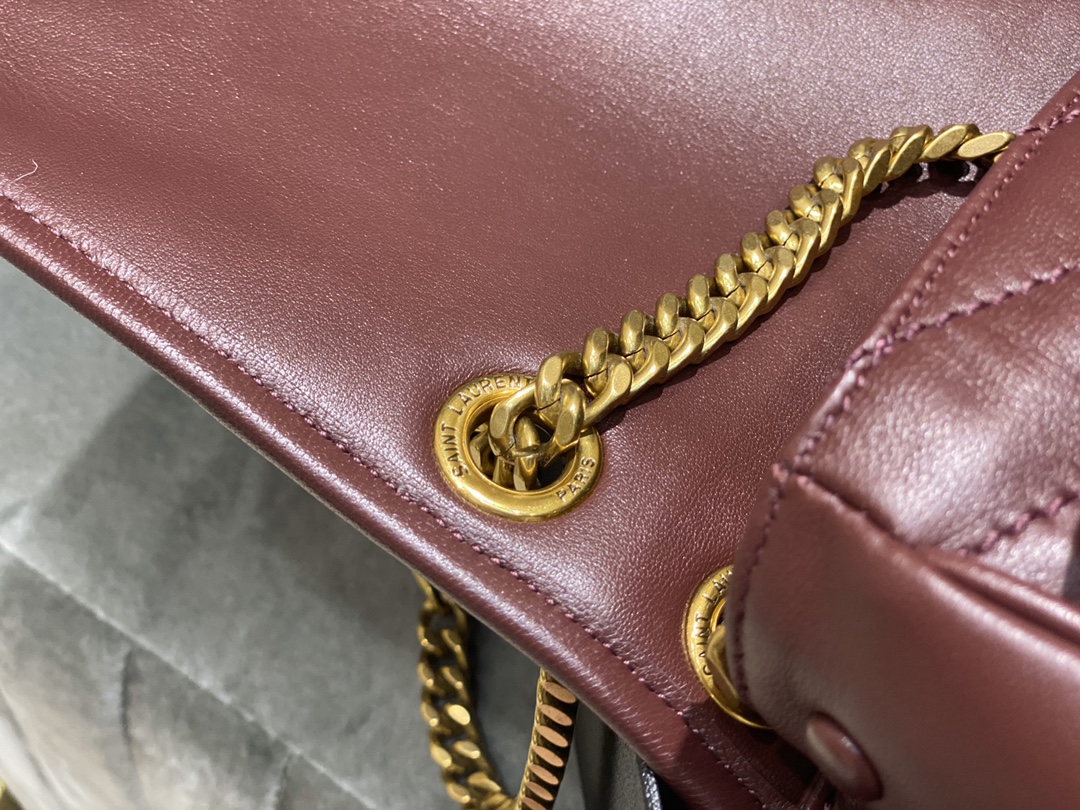 생로랑 니키 스웨이드 미디움 체인백 와인