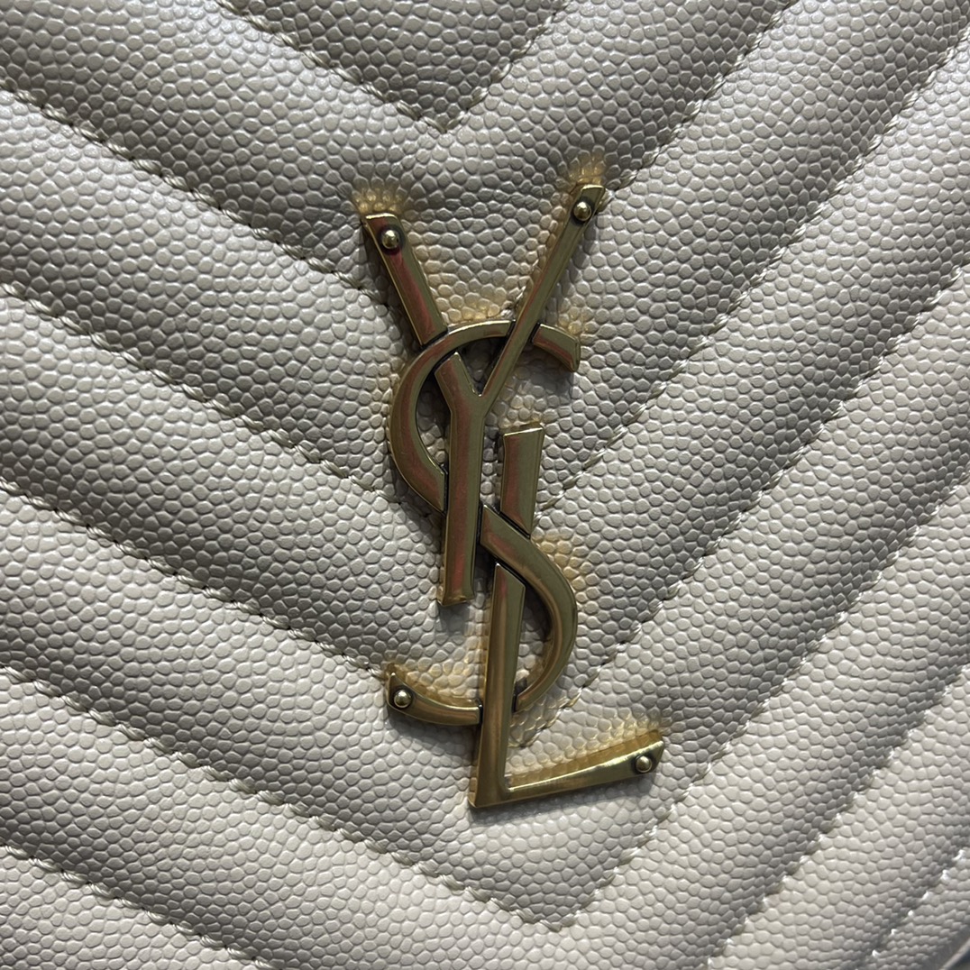 생로랑 쉐브론 라운드 카메라 백 베이지