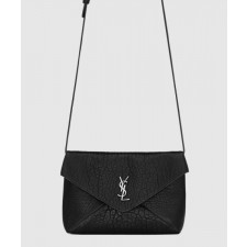 생로랑 램스킨 소재의 CASSANDRE 엔벨로프 메신저백 801490