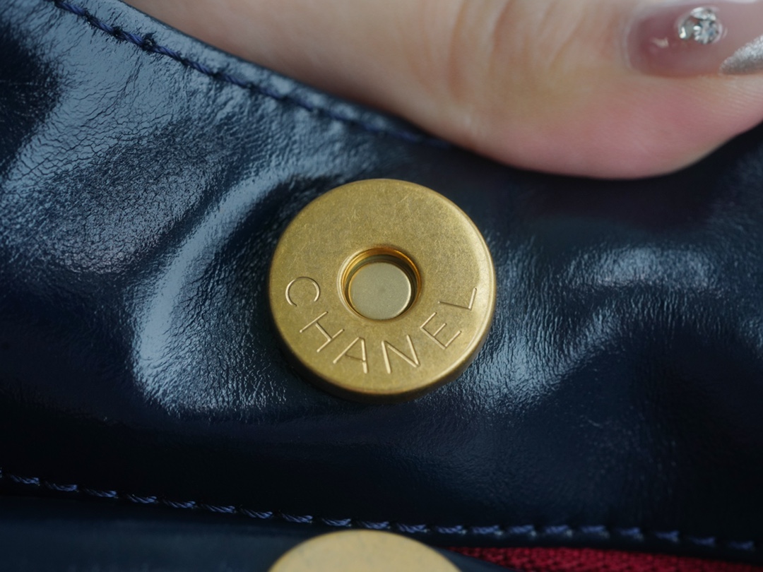 샤넬 23c 호보백 스몰 램스킨 금장 블랙 19 cm x 17 cm x 16 cm