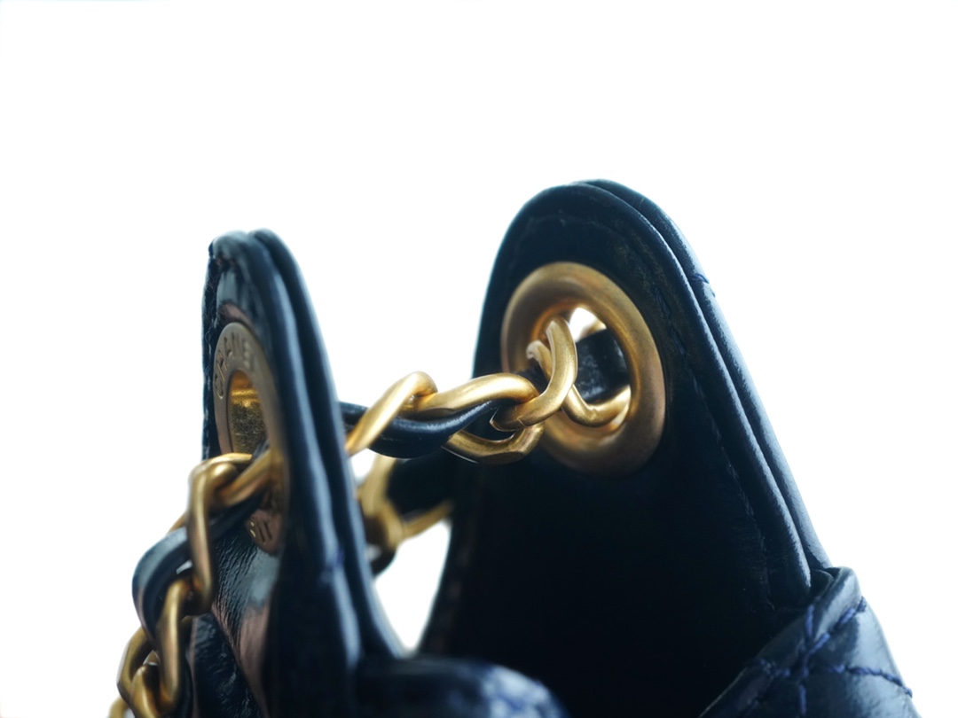 샤넬 23c 호보백 스몰 램스킨 금장 블랙 19 cm x 17 cm x 16 cm