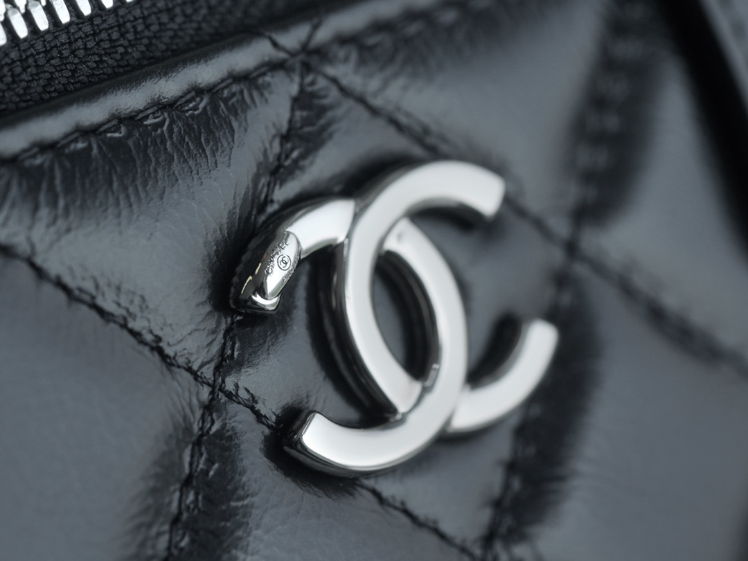 샤넬 탑핸들 스몰 베니티백 블랙 은장