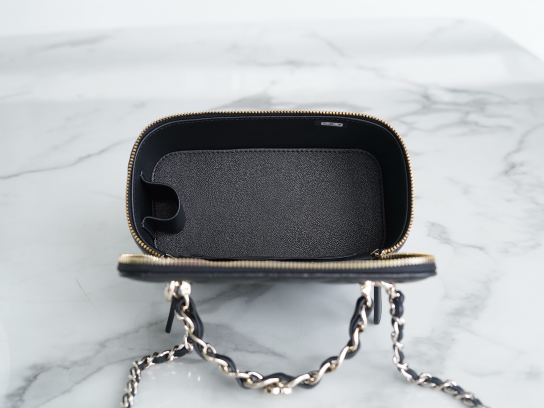 샤넬 체인 코스메틱 베니티백 블랙 은장