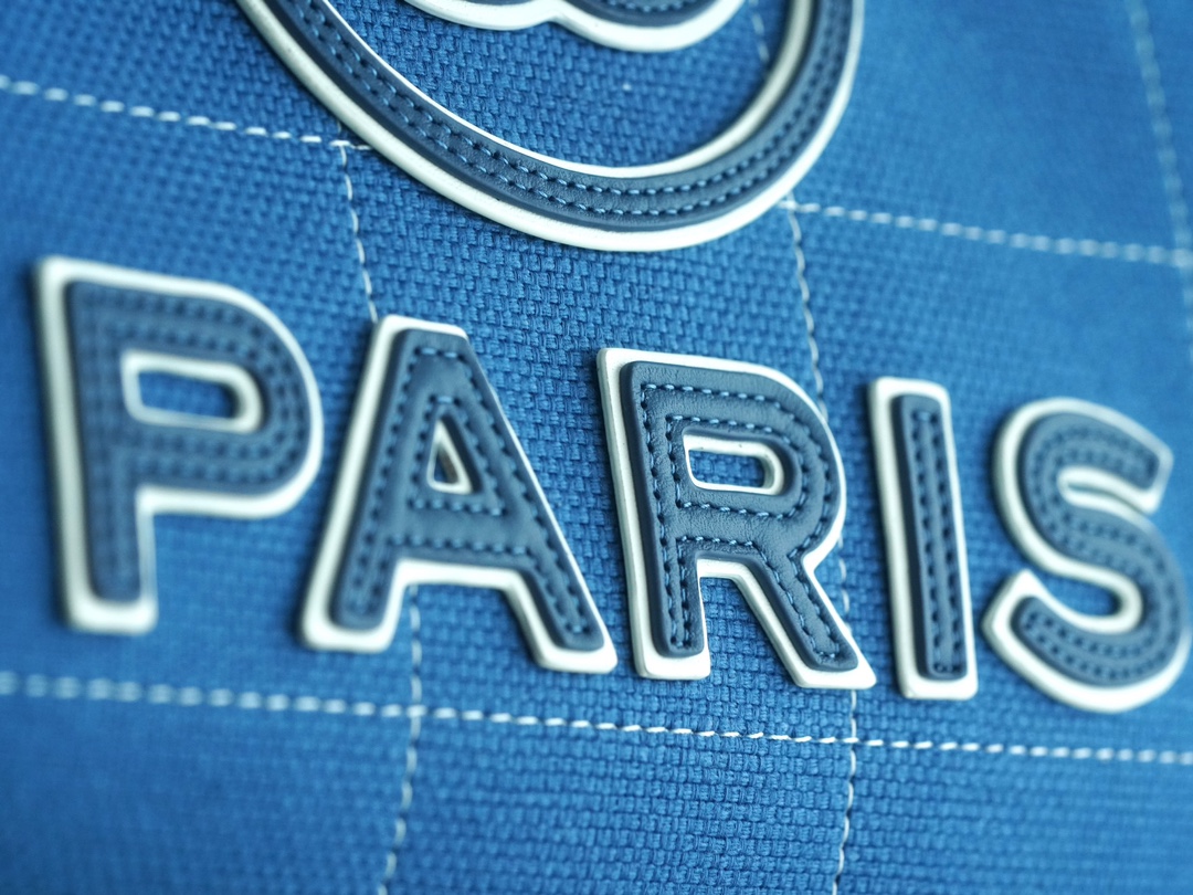 샤넬 맥시 쇼핑백 블루