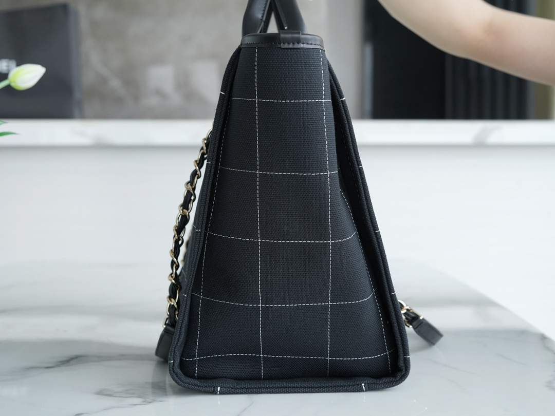 샤넬 맥시 쇼핑백 블랙