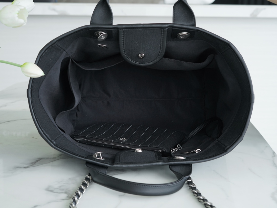 샤넬 맥시 쇼핑백 블랙