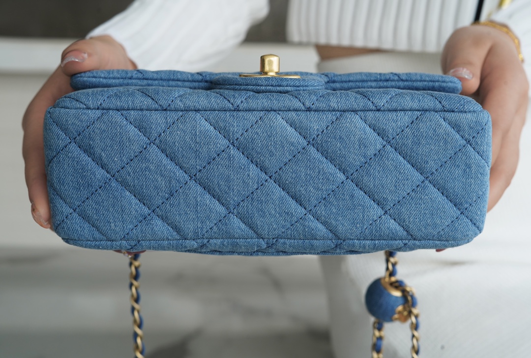 샤넬 뉴미니 클래식 플랩백 골드볼 데님