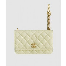 샤넬 WOC 까멜리아 옐로우