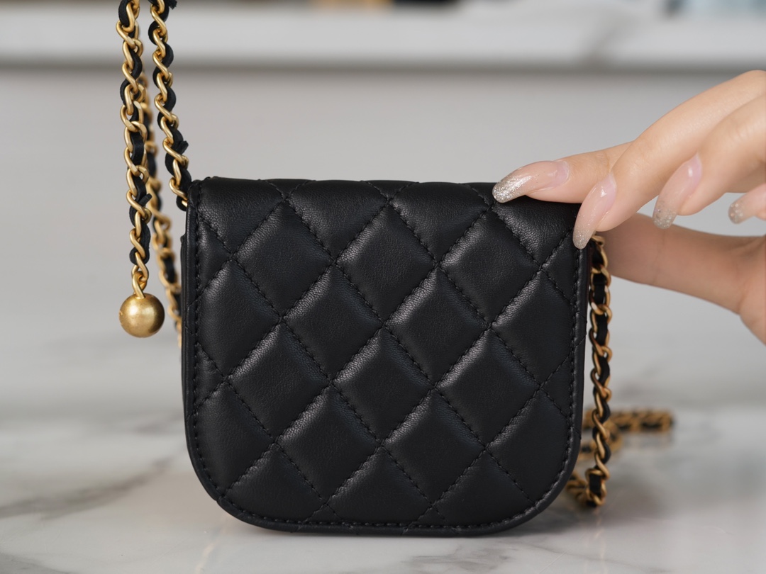 샤넬 WOC 골드볼 퀄팅 체인 웨이스트 미니백