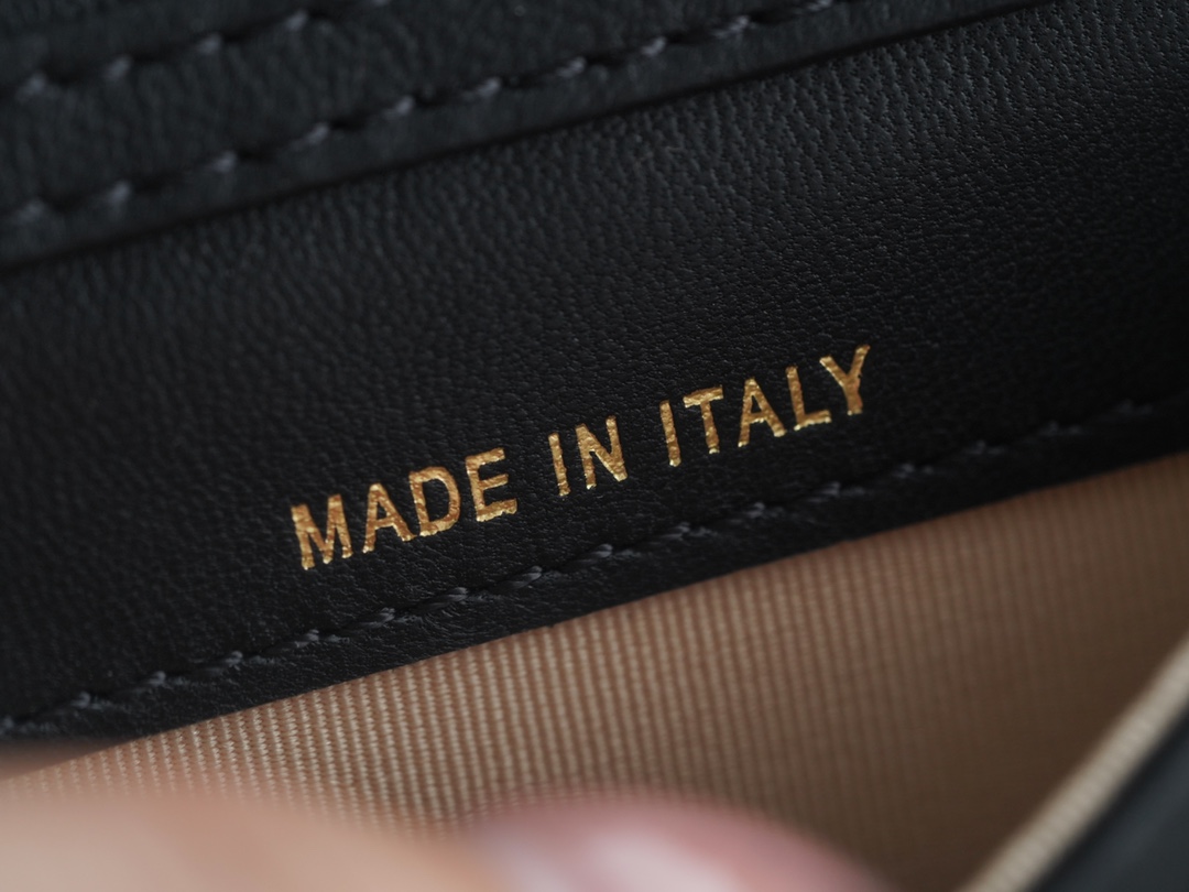 샤넬 WOC 골드볼 퀄팅 체인 웨이스트 미니백