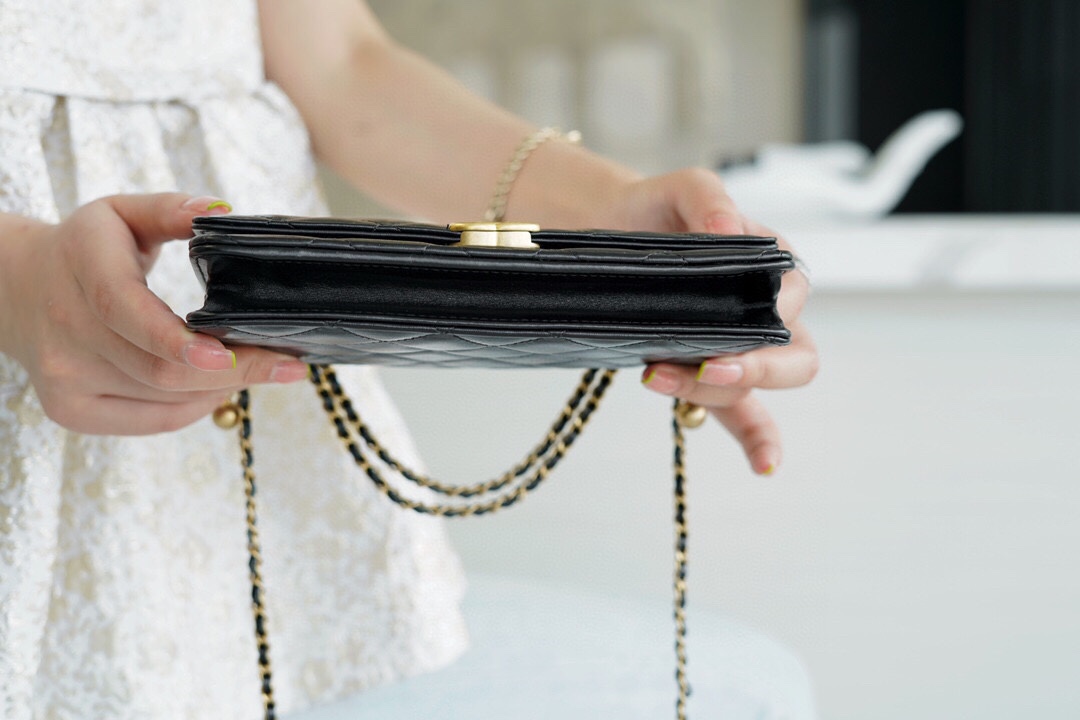 샤넬 WOC 체인 월렛 블랙