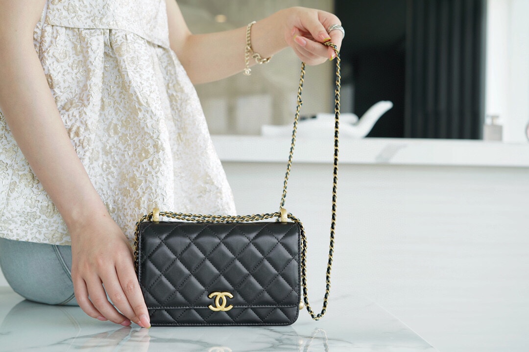 샤넬 WOC 체인 월렛 블랙