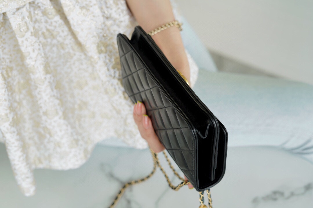 샤넬 WOC 체인 월렛 블랙