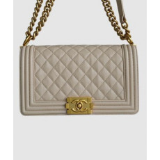샤넬 보이백 미듐 라이트베이지 금장 캐비어