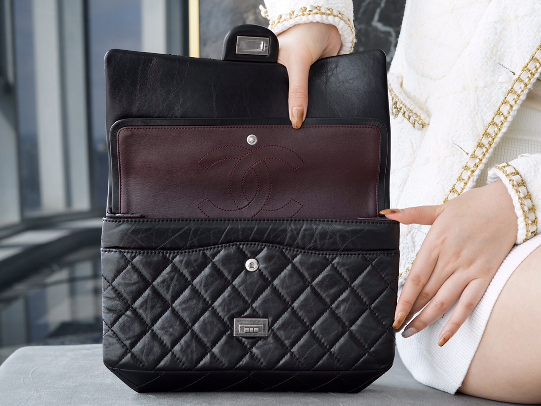 샤넬 2.55 빈티지 플랩백 블랙 은장 미듐