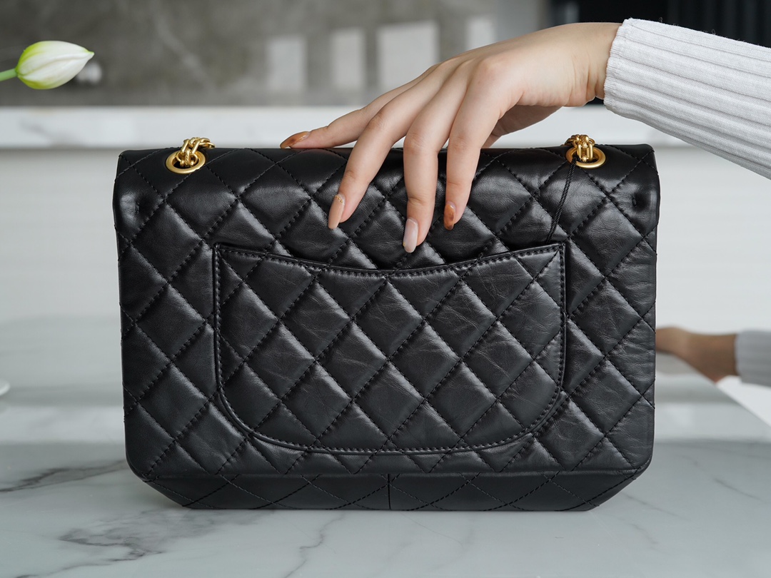 샤넬 2.55 빈티지 플랩백 블랙 금장 미듐