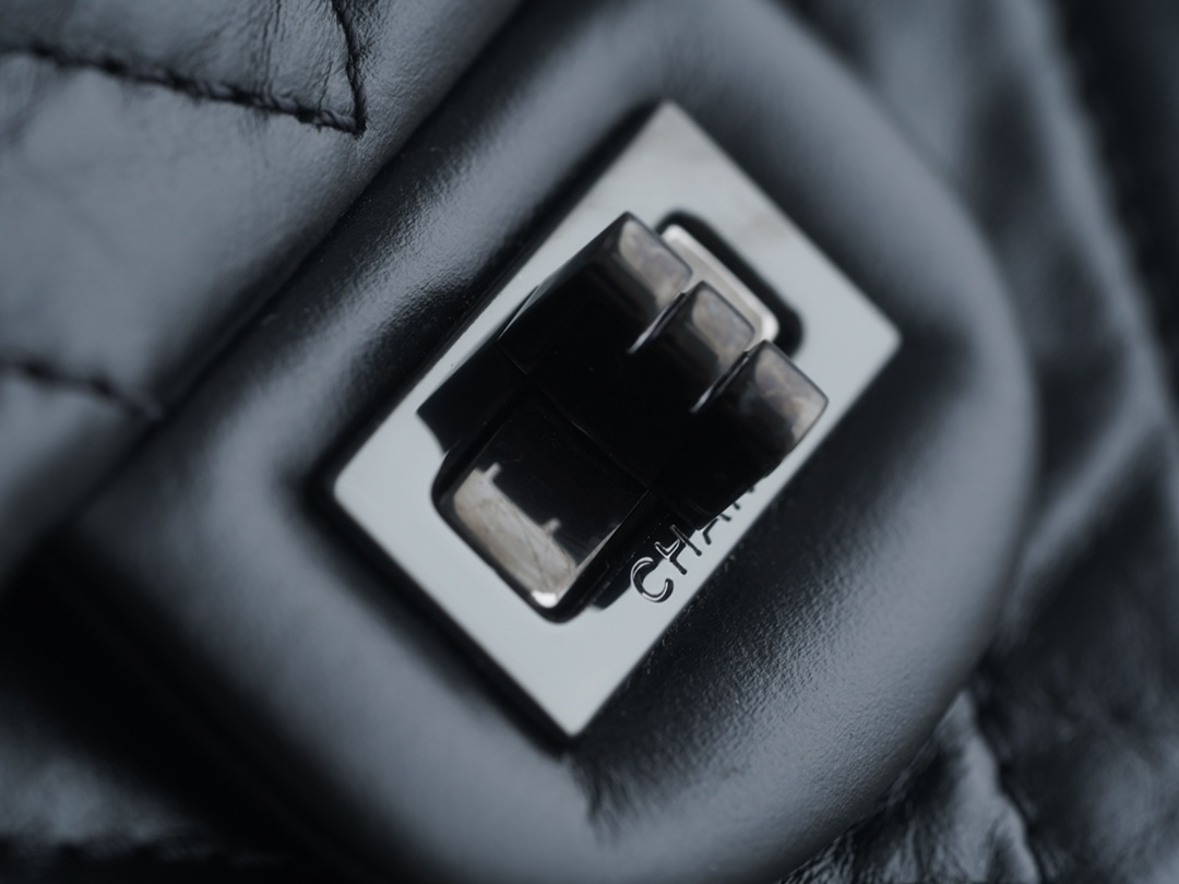 샤넬 2.55 빈티지 플랩백 올블랙 미듐