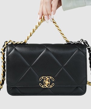 샤넬 19 WOC 턴락 램스킨 블랙 금장