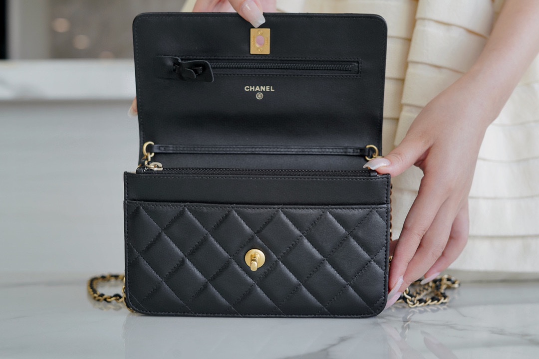 샤넬 WOC 골드볼 블랙 금장 램스킨