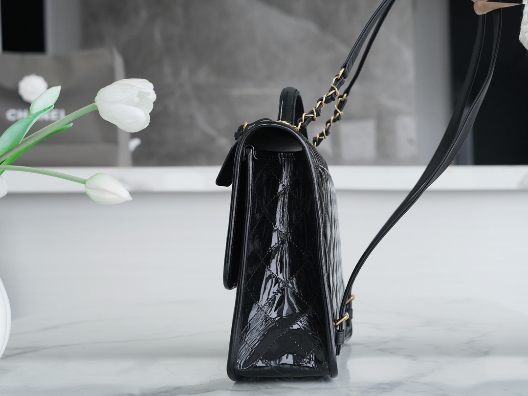 샤넬 라지 백팩 블랙 금장 유광