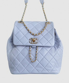 샤넬 19 백팩 샤이니 램스킨 라이트 그레이