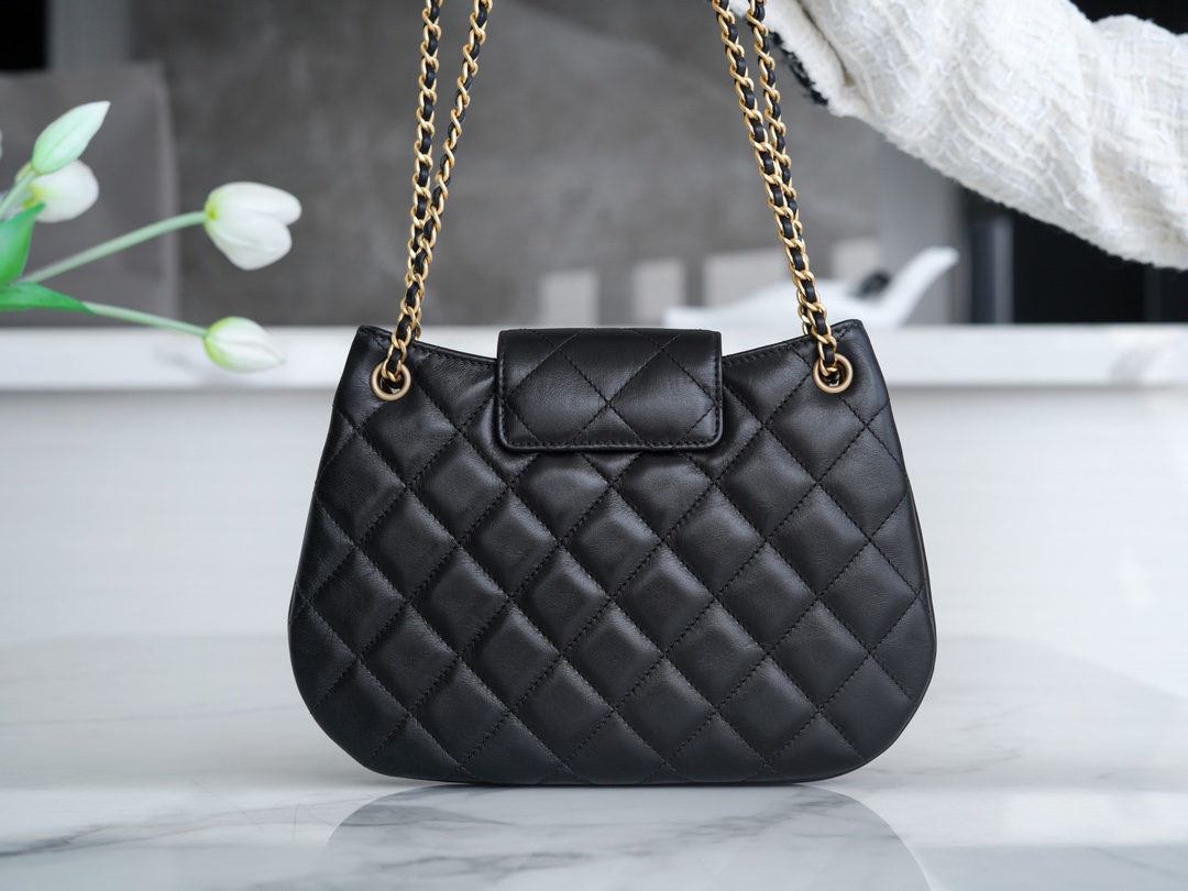 샤넬 24C 크루즈 메신저 백 라지 빅로고 퍼플 AS4609