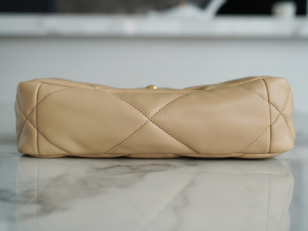 샤넬 19백 스몰 체인 램스킨 살구